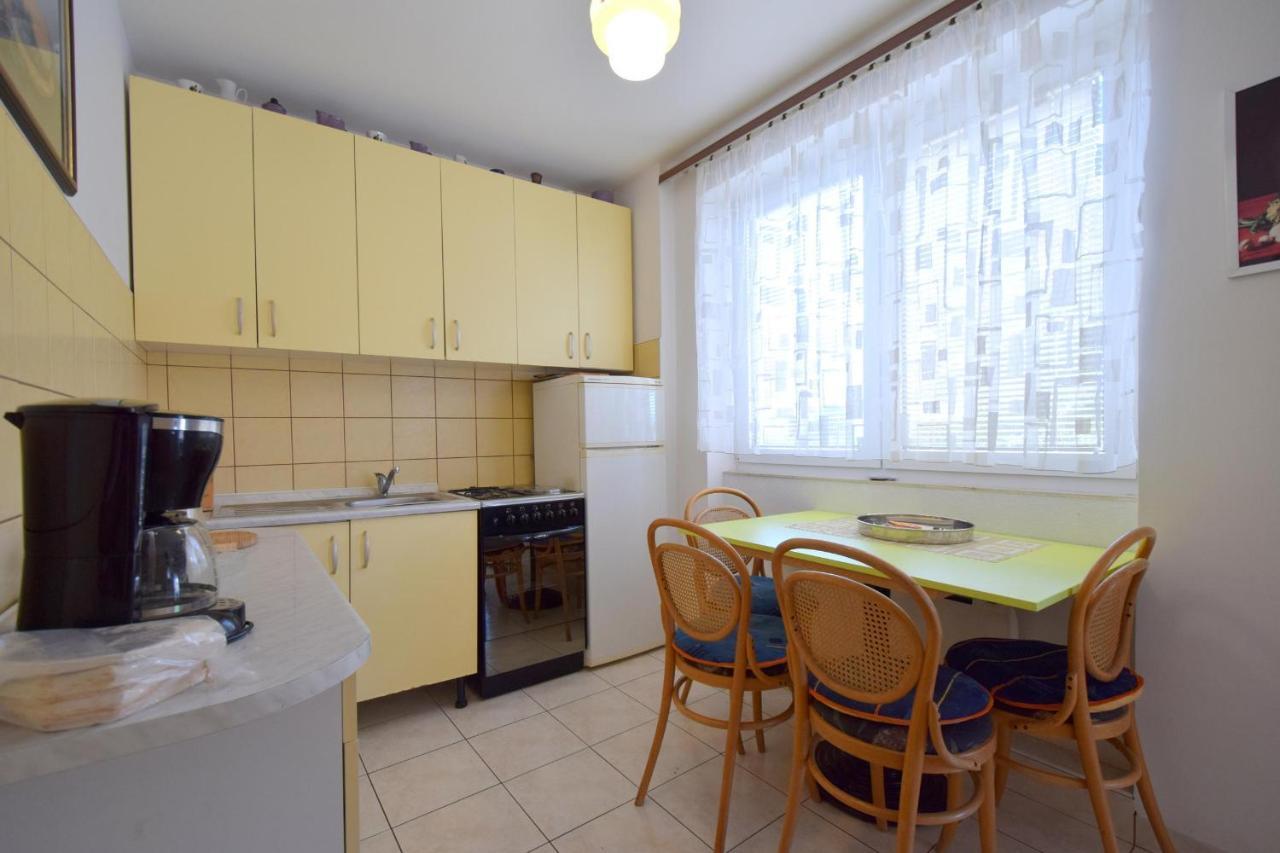 Apartment Angela Malinska Exterior photo